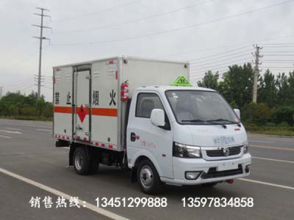 東風途逸易燃液體廂式運輸車(汽油國六)