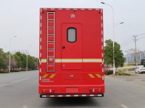 重汽汕德卡應(yīng)急保障消防車(宿營(yíng))